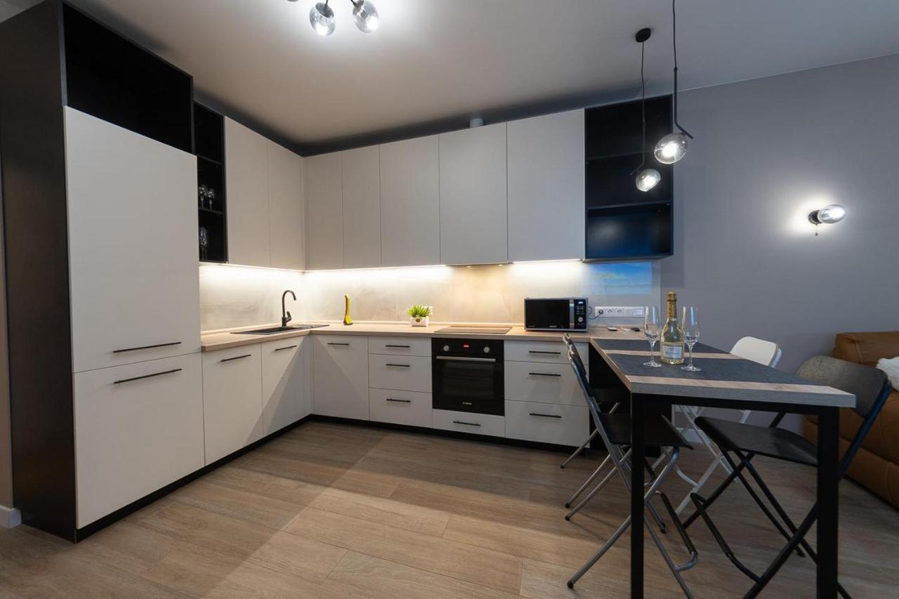 New Modern Apartments. Metro Minskaya เคียฟ ภายนอก รูปภาพ