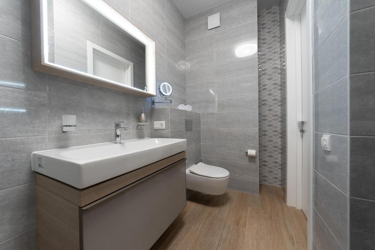 New Modern Apartments. Metro Minskaya เคียฟ ภายนอก รูปภาพ